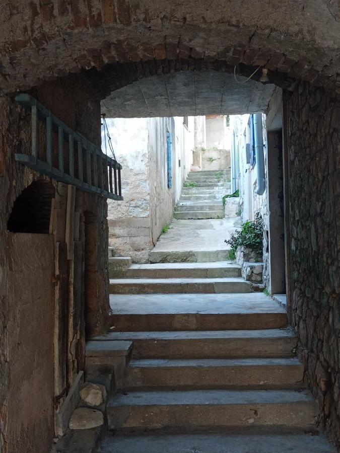 Kamena Kuca Pandorovica Daire Kali Dış mekan fotoğraf